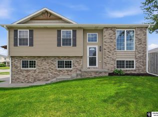 5701 S 96th St, Lincoln, NE 68526