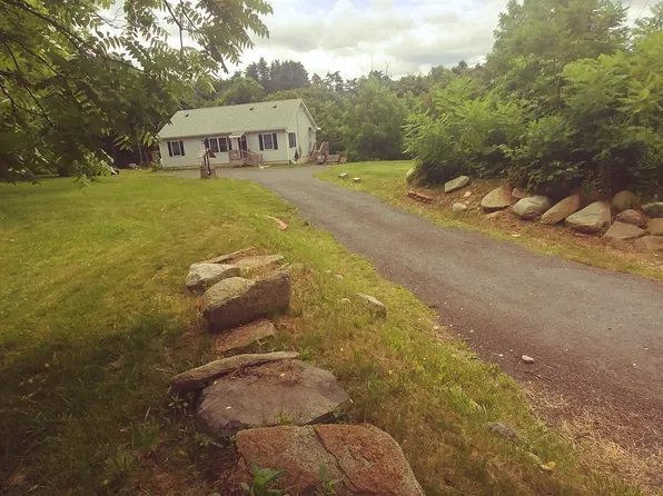 5 Silver St, Wilbraham, MA 01095