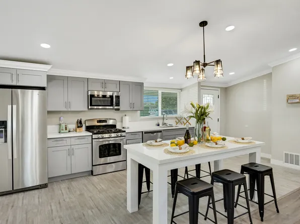 10462 Poona Dr, Anaheim, CA 92804