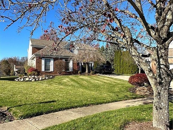2nd image of 609 Arrowhead Ln