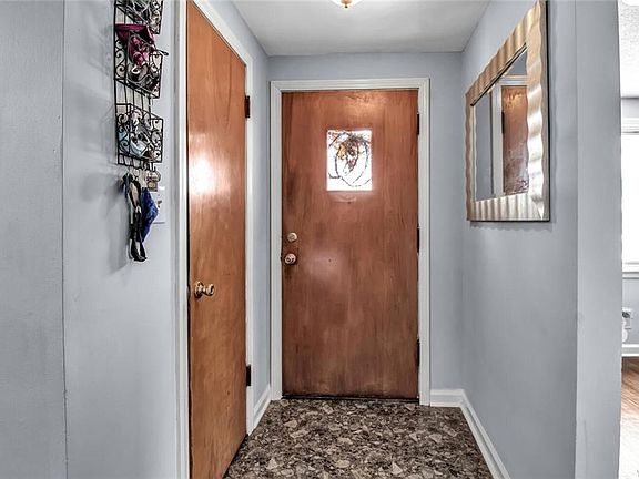 4th image of 299 Bernhardt Dr