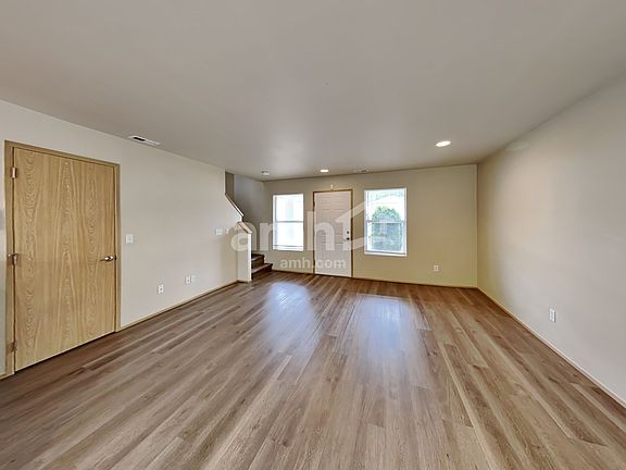 5th image of 17811 Silver Creek Ave E