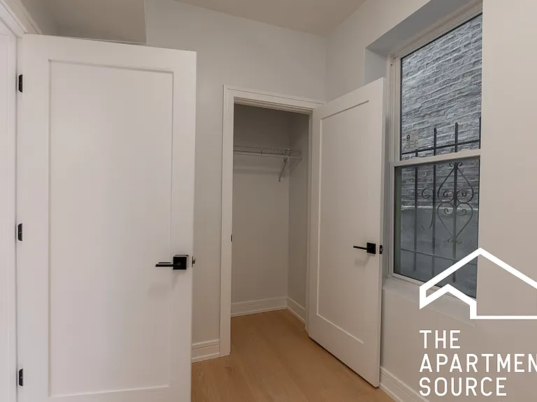 2943 N Gresham Ave #1 — Photo 6