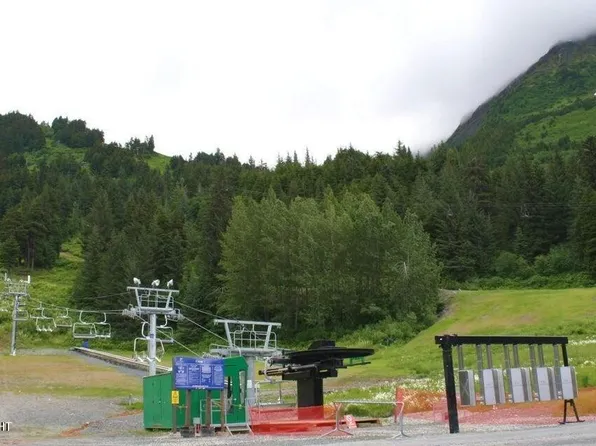 366 Crystal Mountain Rd APT 407, Girdwood, AK 99587