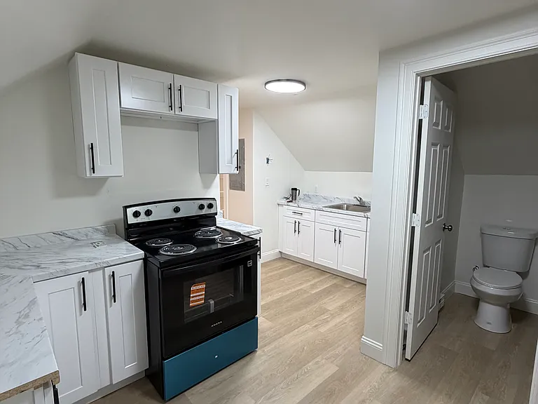 25 Lorenzo St #3 — Photo 16