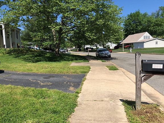 5th image of 7324 Wickford Dr
