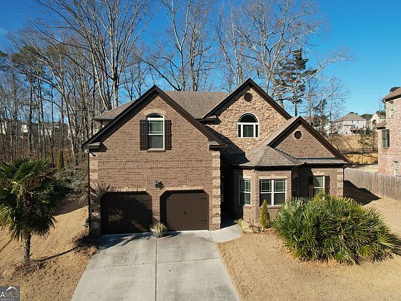 2nd image of 3268 Trinity Mill Cir