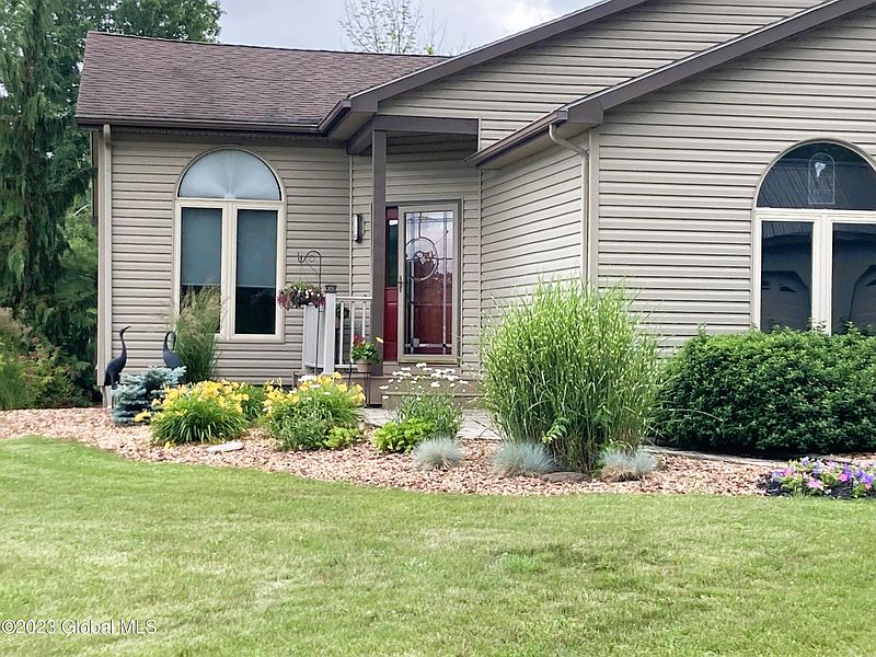 3rd image of 1175 Darrow Road