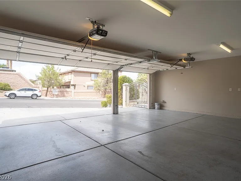 7861 Darby Ave — Photo 69