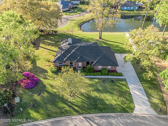 4th image of 1556 GREENRIDGE Circle W