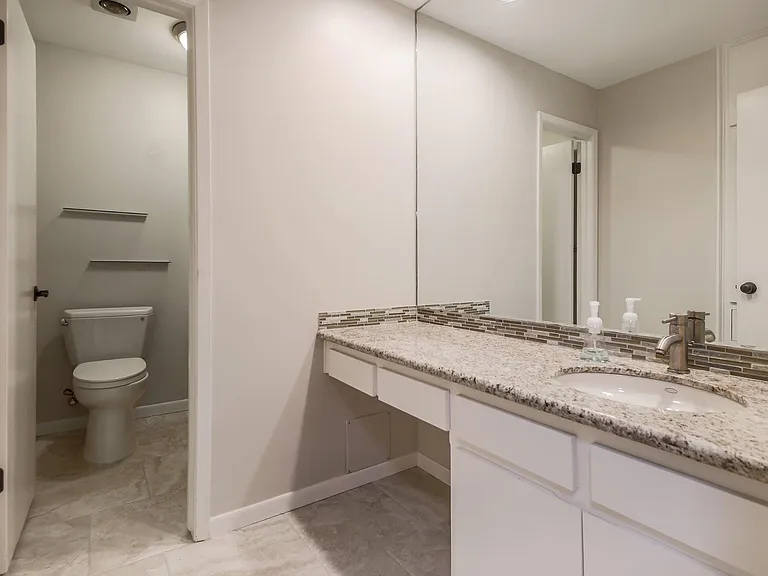 6200 Rain Creek Pkwy — Photo 24