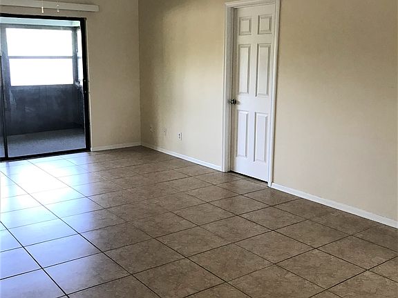 5th image of 1201 SE Parkview Pl APT G11