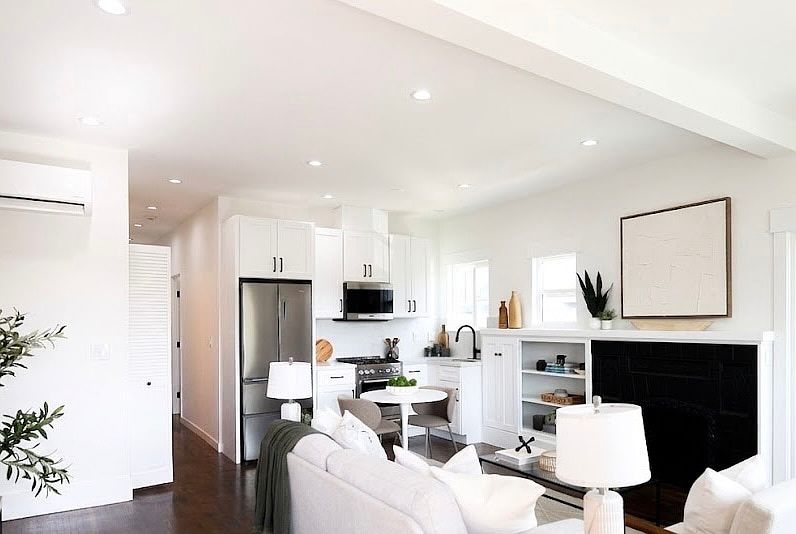 1st image of 1037 Gladys Ave