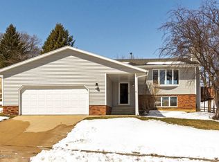 627 Meadow Run Dr SW, Rochester, MN 55902