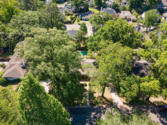 5th image of 771 Montgomery Dr