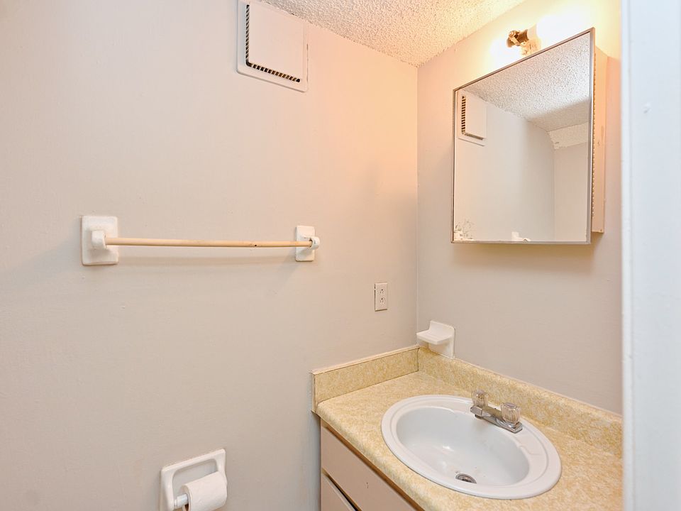 1st image of 1623 16th Ave S #1623