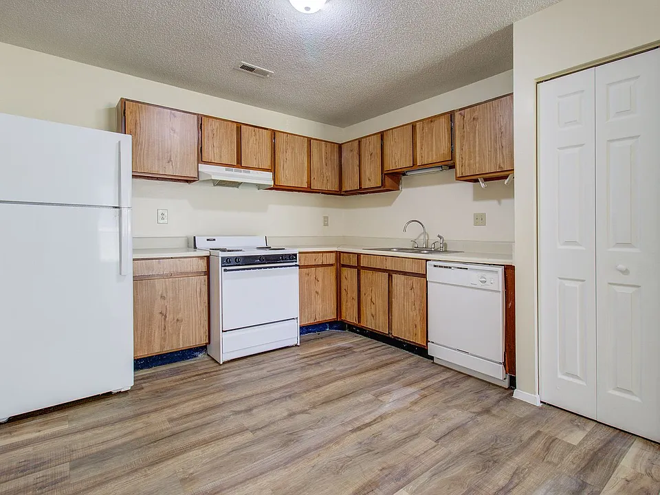 Lamplighter Apartments