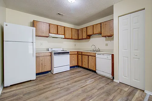 Lamplighter Apartments Photo 1