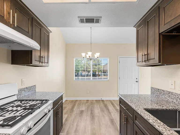 1648 Cactus Dr #D — Photo 14