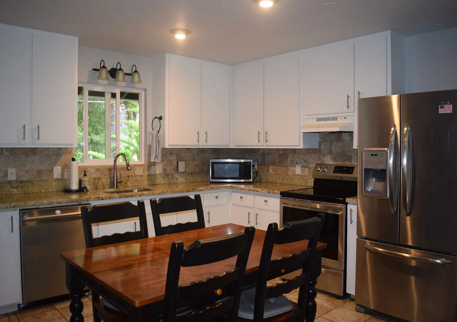Furnished 3 bd. 2 ba. Makawao cottage on gated estate. — Photo 4