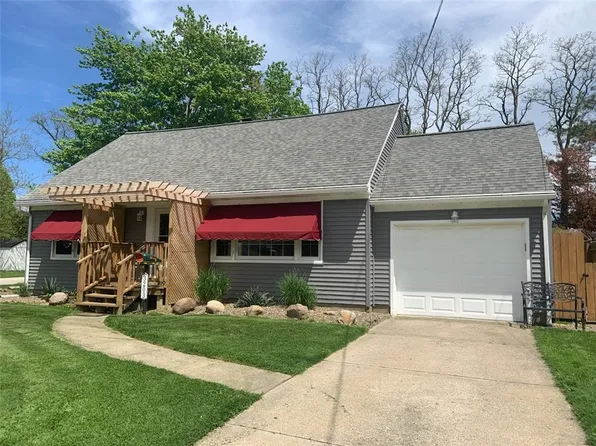 3203 Hidden Ln, Erie, PA 16506