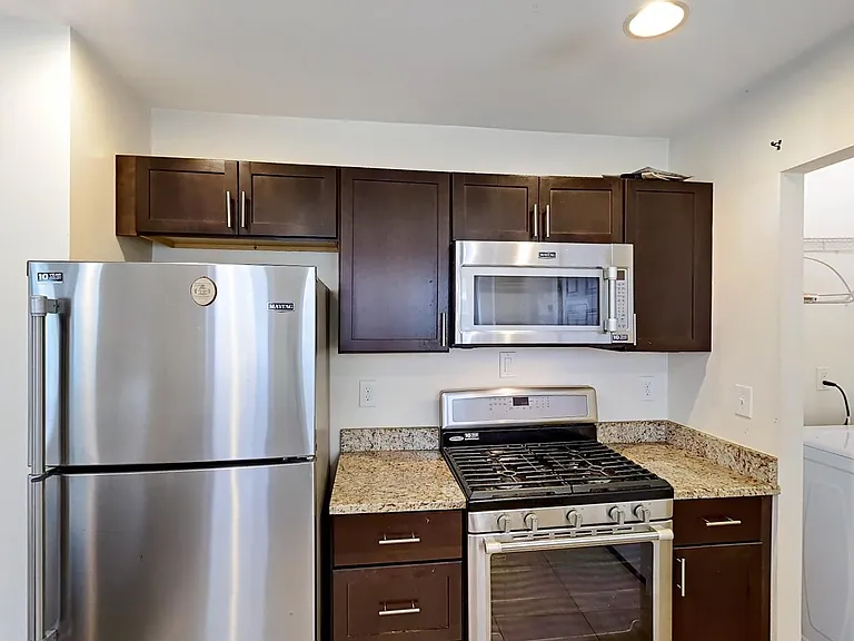 742 Washington St #1 — Photo 4