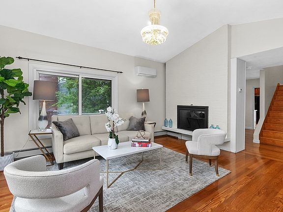 2nd image of 17 Churchill Rd
