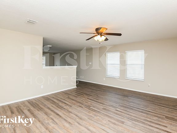3rd image of 841 Santa Rosa Dr
