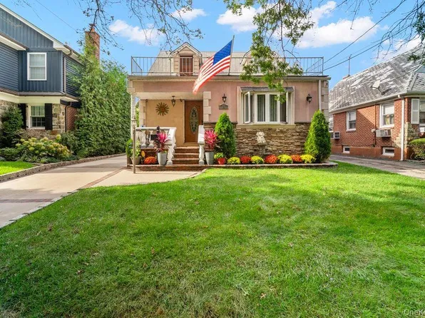 21 Jasper Street, Valley Stream, NY 11580