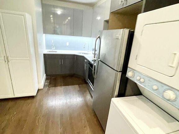 4th image of 211 Spencer St #1