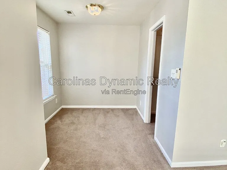 605 Queenswater Ln — Photo 20