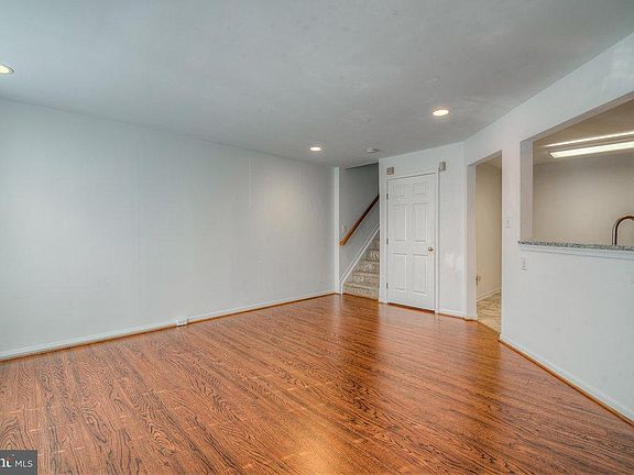 4th image of 9221 Cardinal Forest Ln #32