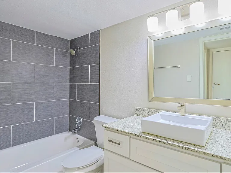 3138 Manor Rd #101 — Photo 8