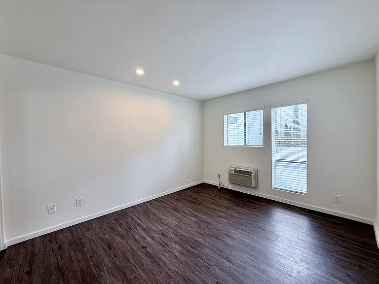 Mansfield Terrace Apartments — Photo 45