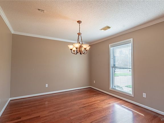 5th image of 3718 Green Brook Dr