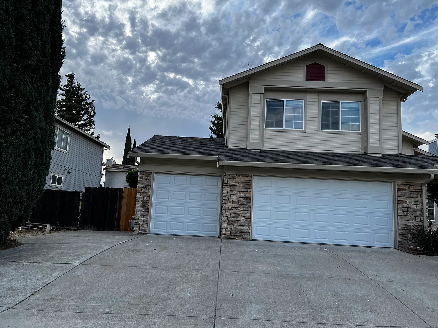 4 bed, 2.5 bath, 1980 sqft, $4,250 — Photo 2