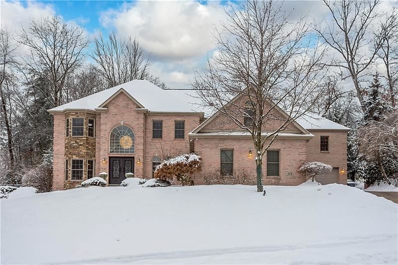 1st image of 172 Oakview Dr