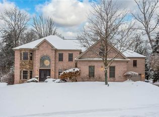 172 Oakview Dr, Cranberry Township, PA 16066