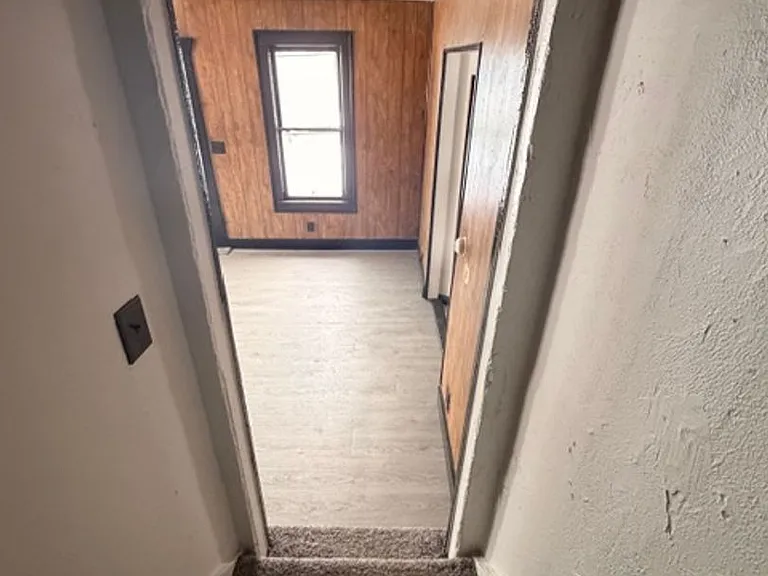 1002 Lindoo Ave E — Photo 10