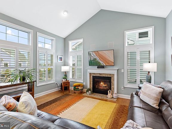 4th image of 33407 Marina Bay Cir #20