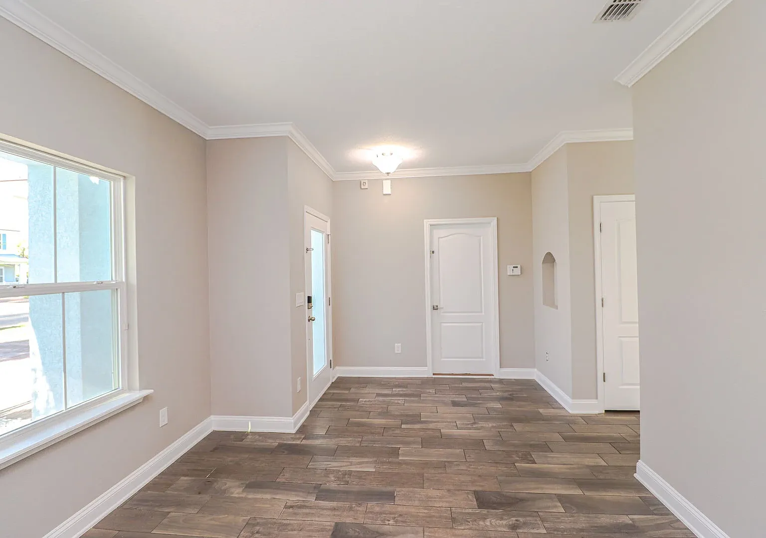 4 bed, 3.5 bath, 3000 sqft, $4,500 — Photo 3