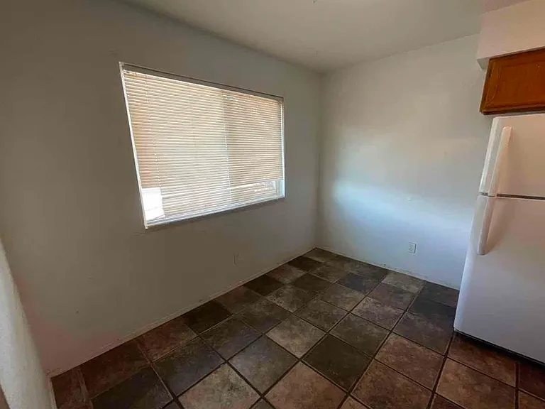 Kitchen dining area