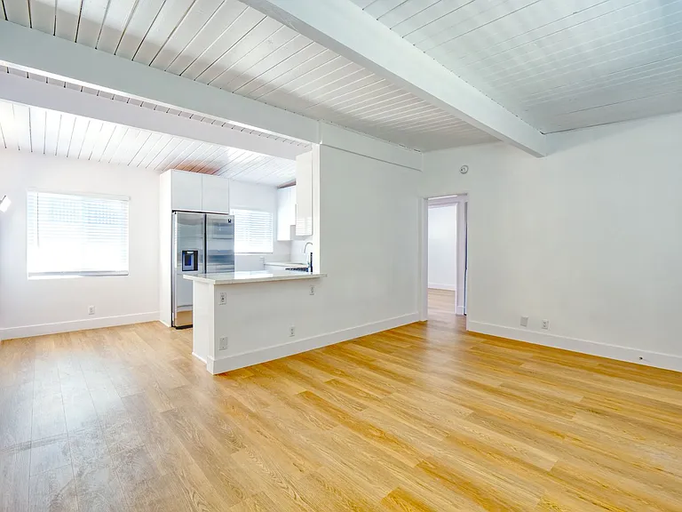 3721 Westwood Blvd — Photo 11
