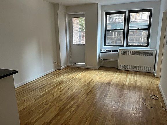 3rd image of 77 W 15th St #213