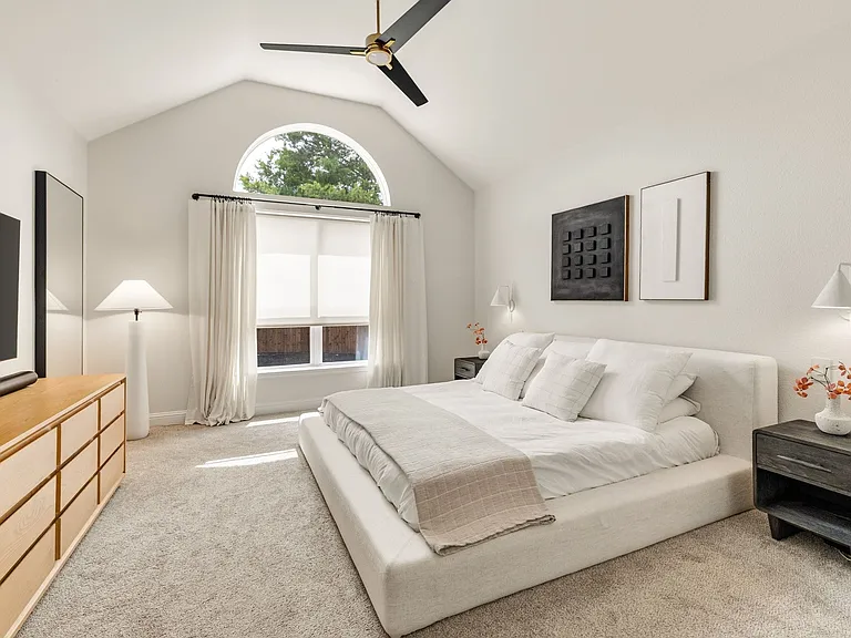 8405 Saint Clair Dr — Photo 20
