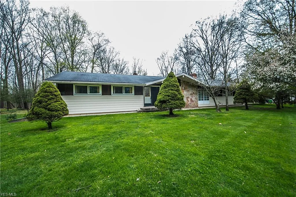 7840 Summerset Dr photo 1