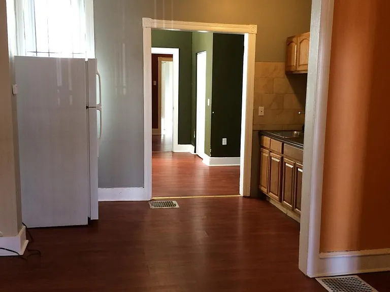 5210 Locust St #1 — Photo 10