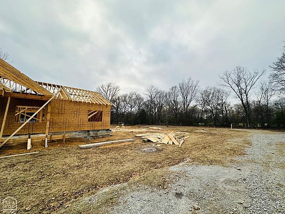 2nd image of 102 Carroll