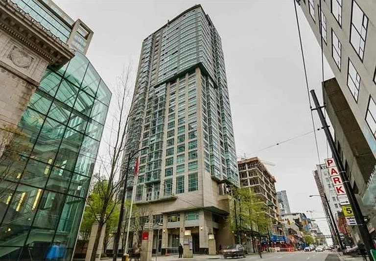 438 Seymour St #11F — Photo 1