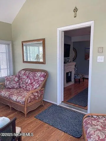 4 bed, 1088 sqft, $4,800 — Photo 2